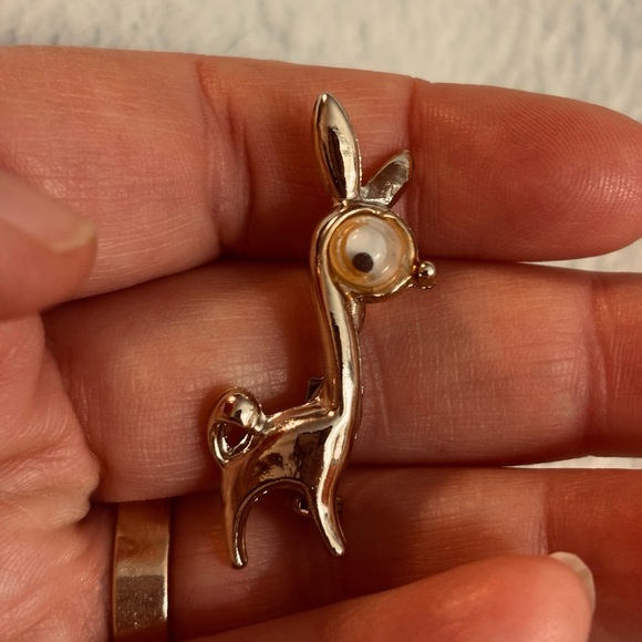Cute Kitschy Vintage Gold-tone  Animal Brooch with Jiggly Eye - Picture 3 of 4